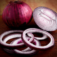 7 foods that help relieve seasonal allergy symptoms